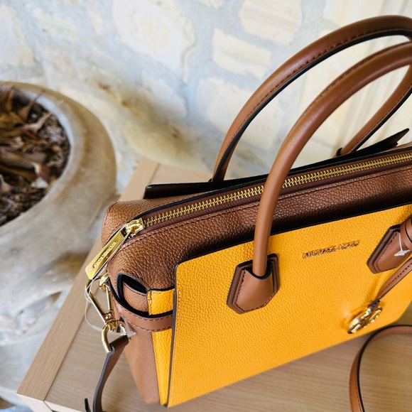 Michael Kors Mercer medium belted leather satchel handbag purse NWT Authentic - Picture 3 of 9